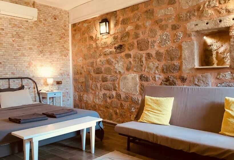 غرفة ديلوكس داخلية, Attalos Suites