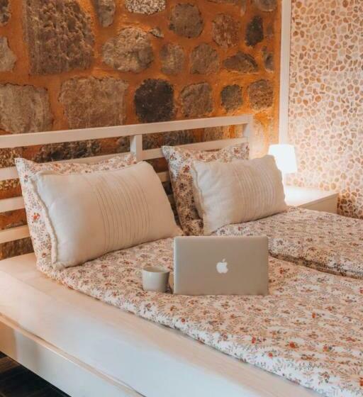 غرفة ديلوكس, Attalos Suites