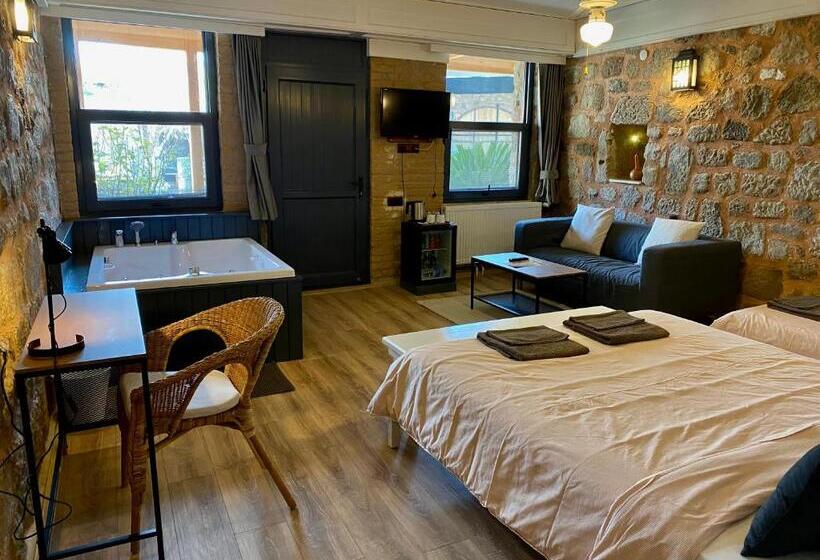 디럭스 룸 가든 전망, Attalos Suites
