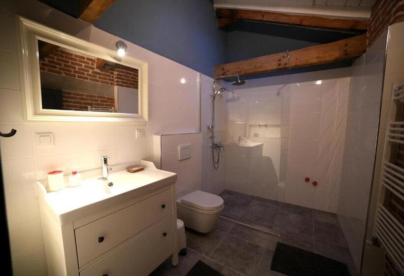 غرفة ديلوكس مطلّة علي الحديقة, Attalos Suites