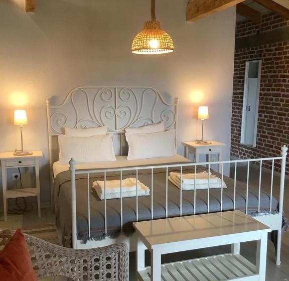 غرفة ديلوكس مطلّة علي الحديقة, Attalos Suites