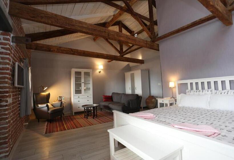 جناح ديلوكس, Attalos Suites