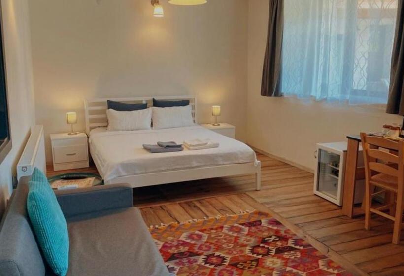 غرفة ديلوكس عائلية, Attalos Suites