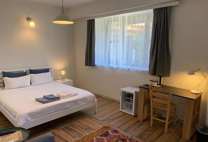 غرفة ديلوكس عائلية, Attalos Suites