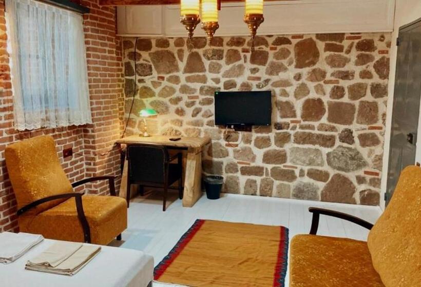 디럭스 패밀리 룸, Attalos Suites