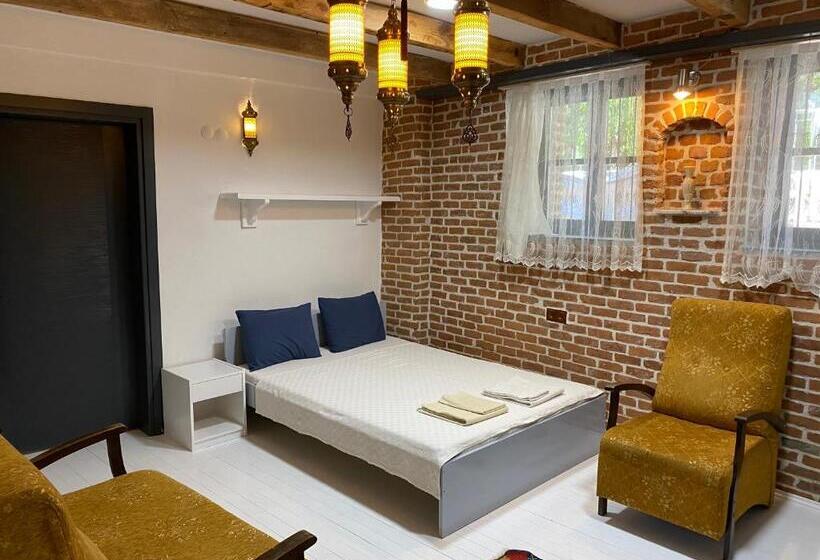 غرفة ديلوكس عائلية, Attalos Suites