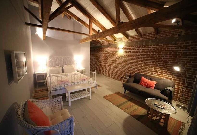 غرفة ديلوكس مطلّة علي الحديقة, Attalos Suites