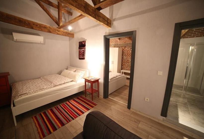 جناح ديلوكس, Attalos Suites