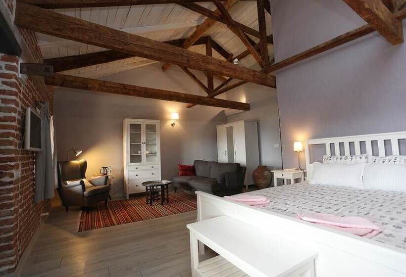 جناح ديلوكس, Attalos Suites