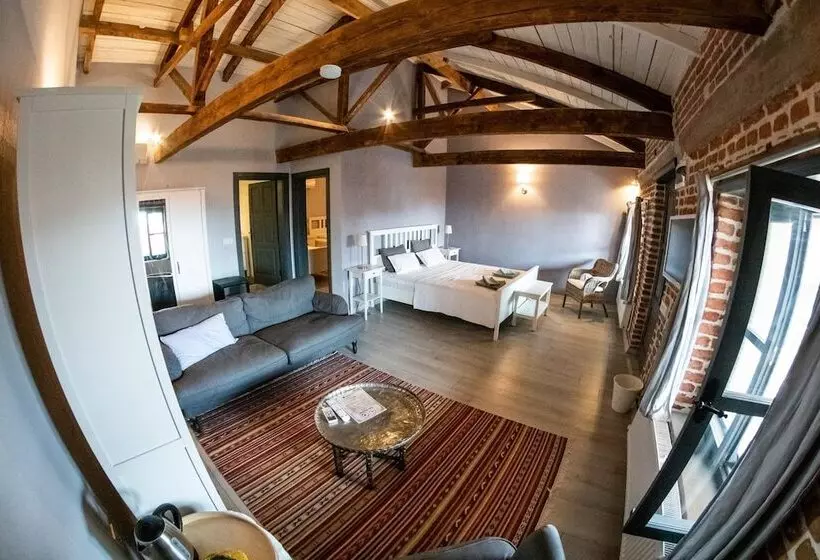 デラックススイート, Attalos Suites