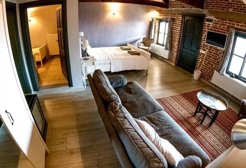 デラックススイート, Attalos Suites