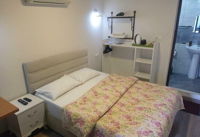 חדר סטנדרט עם מרפסת, Ena Serenity Boutique