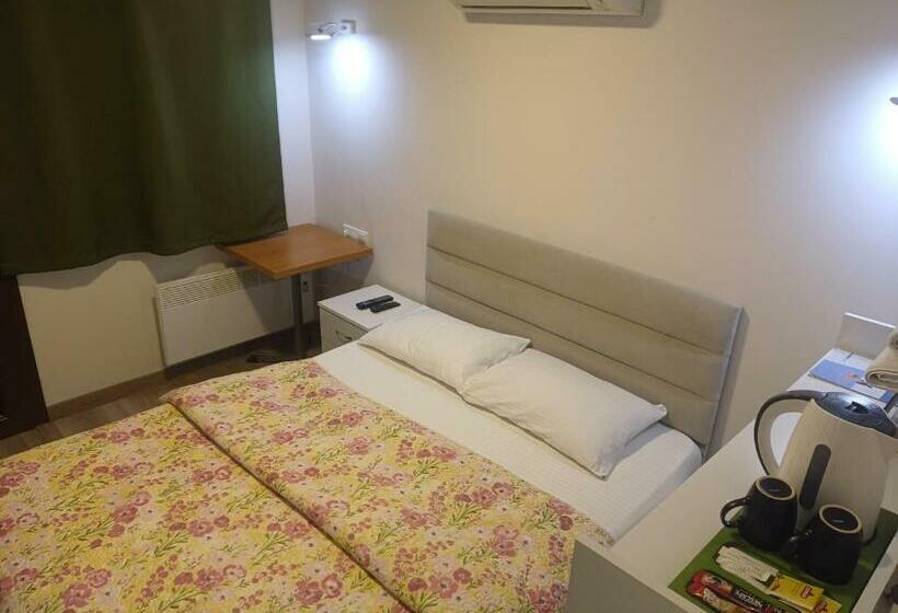 חדר סטנדרט עם מרפסת, Ena Serenity Boutique