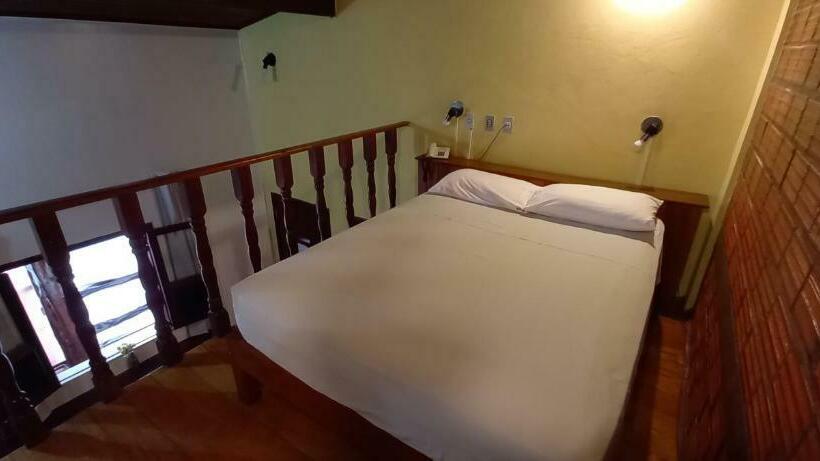 四人高级间, Le Massilia