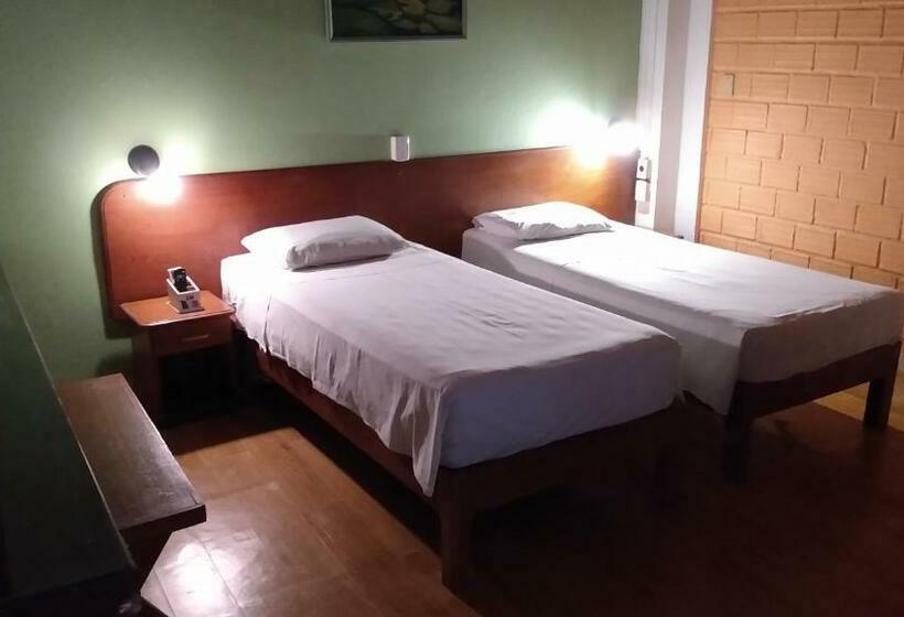 标准间, Le Massilia