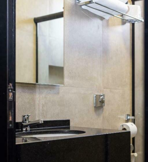 غرفة قياسية, Lunes