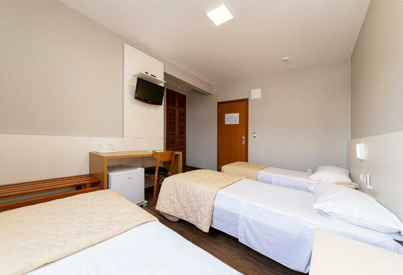 غرفة قياسية ثلاثية, Lunes