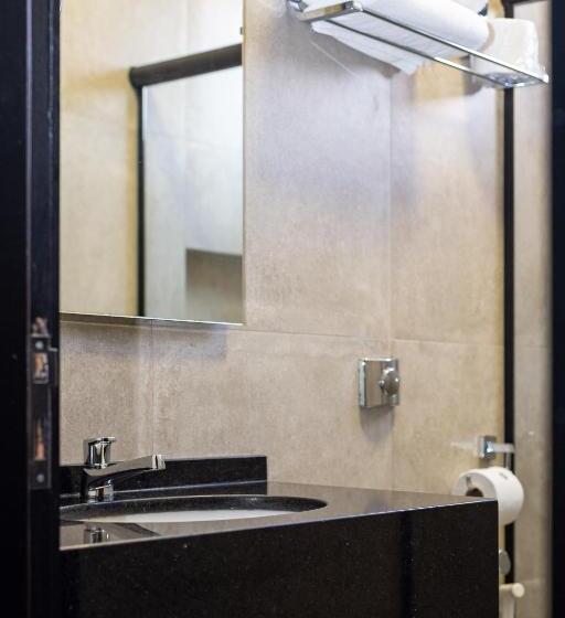 جناح كلاسيكي, Lunes