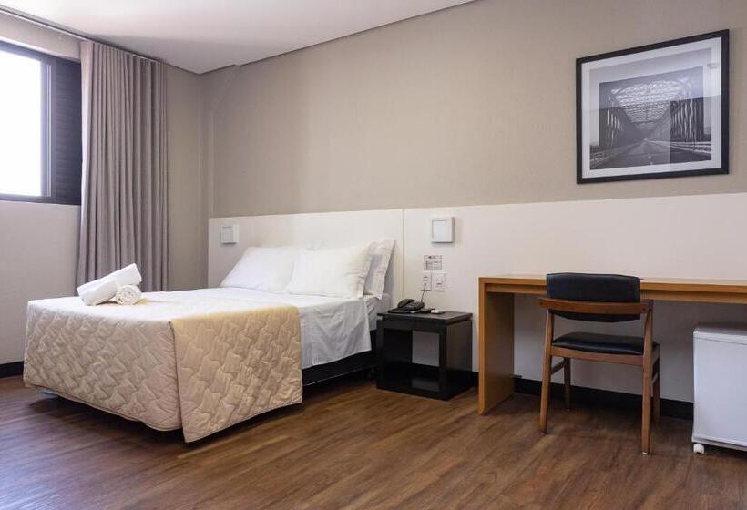 جناح إدارى, Lunes