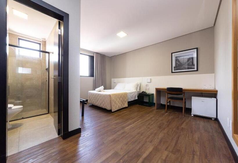 جناح إدارى, Lunes