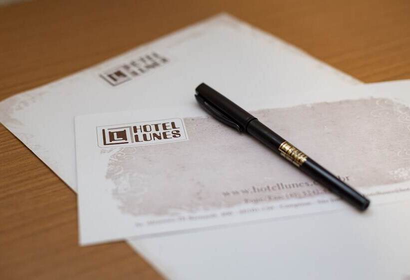 غرفة قياسية ثلاثية, Lunes