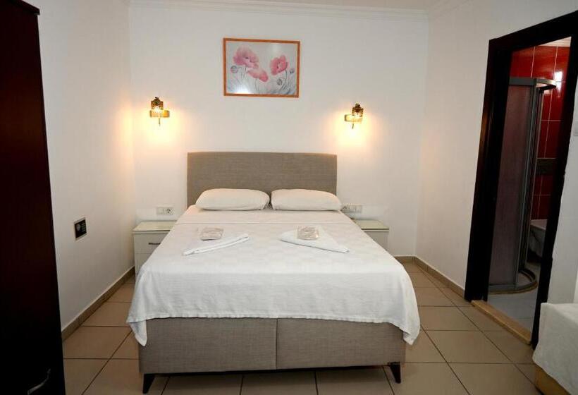 غرفة قياسية رباعية, Melis Pansiyon