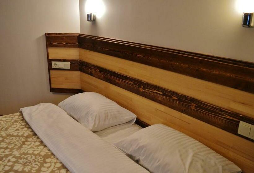 エコノミー４人部屋, Mersu A La