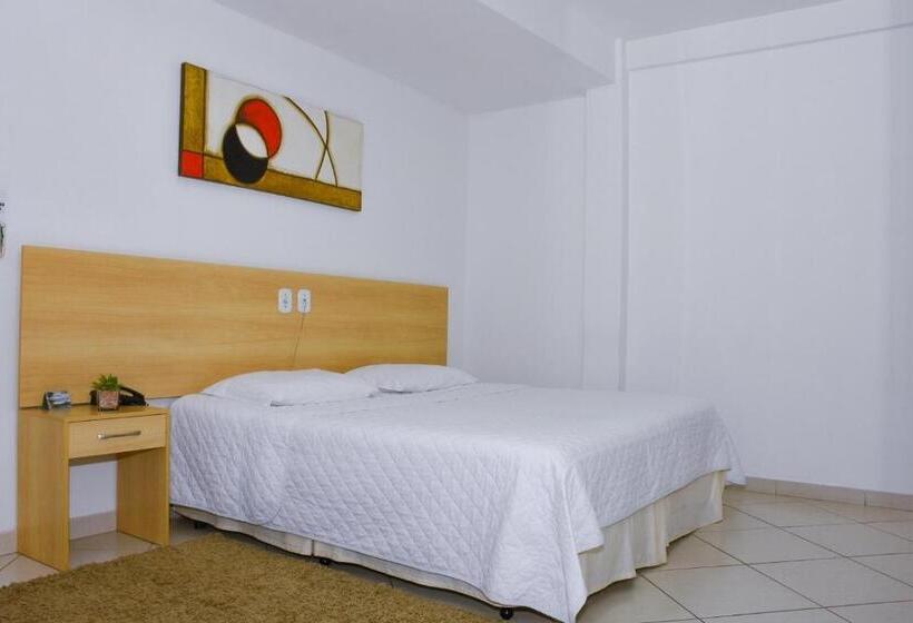 디럭스 룸, Pioneiro