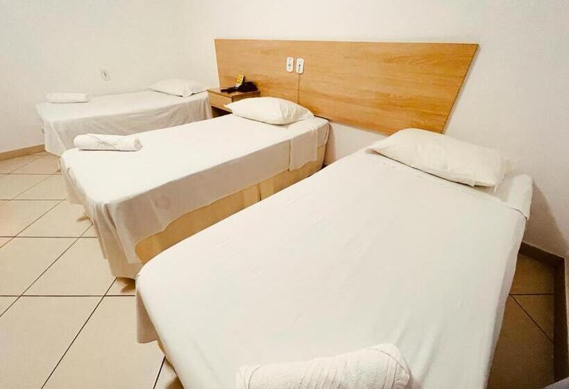 디럭스 트리플 룸, Pioneiro