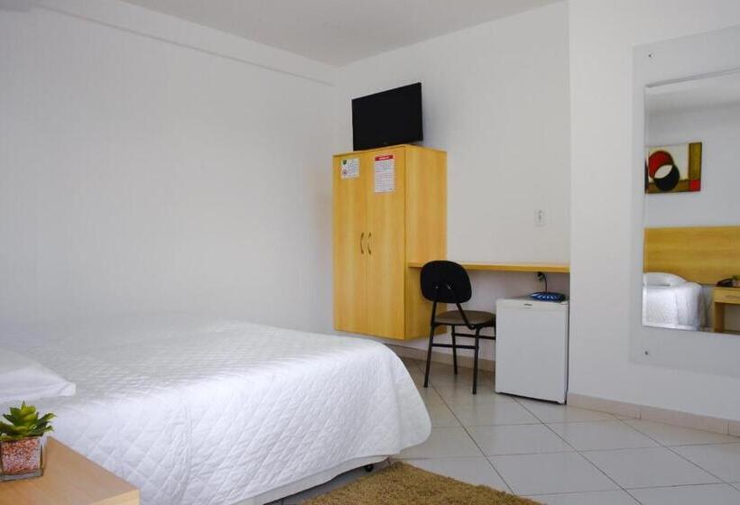 디럭스 트리플 룸, Pioneiro