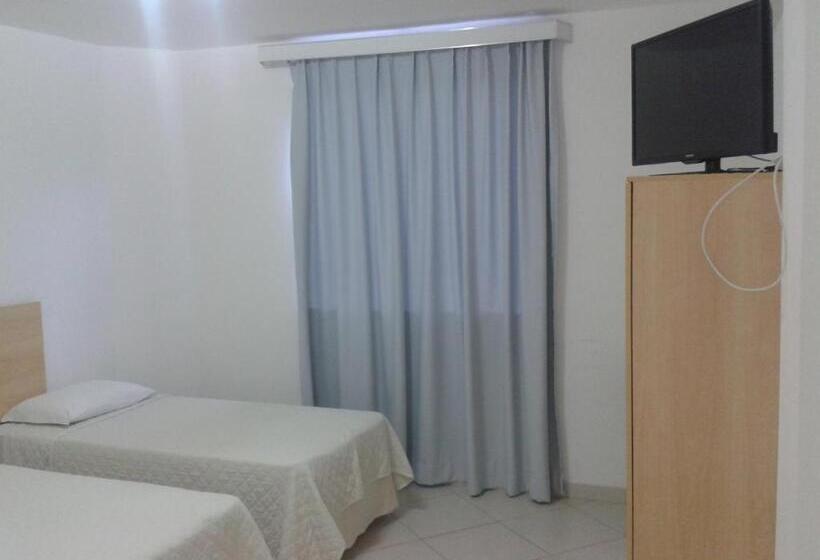 디럭스 트리플 룸, Pioneiro