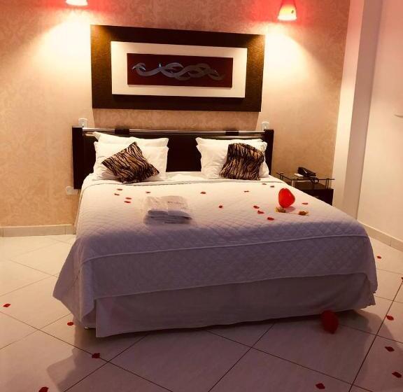 디럭스 스위트, Pioneiro