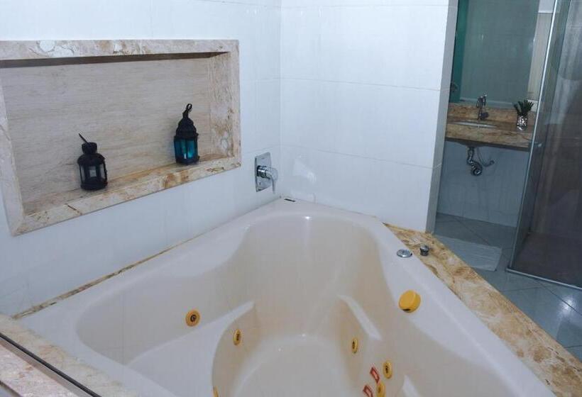 디럭스 스위트, Pioneiro