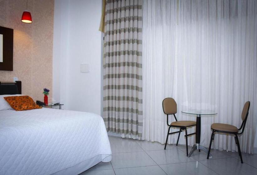 디럭스 스위트, Pioneiro