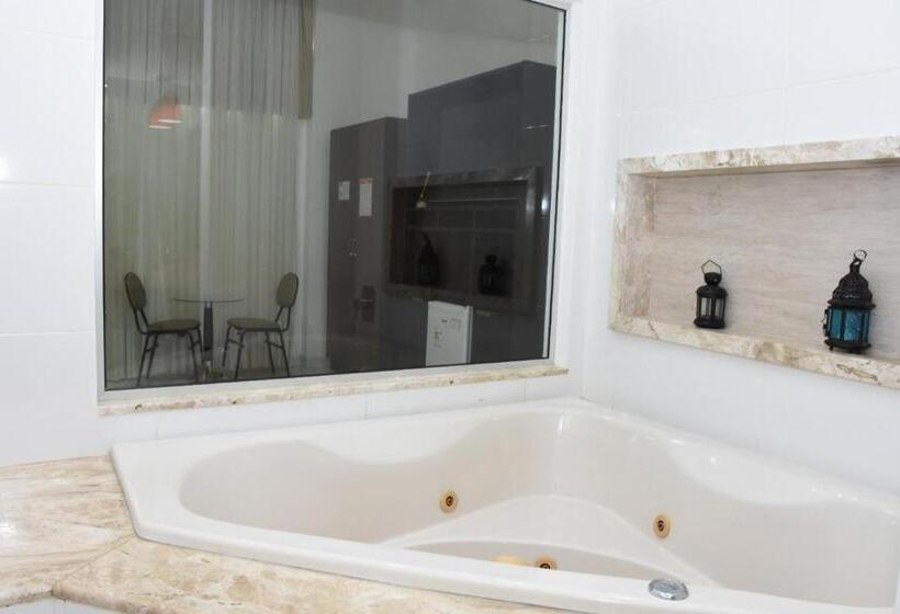 디럭스 스위트, Pioneiro