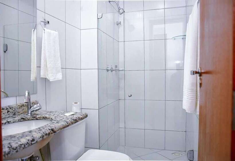 디럭스 트리플 룸, Pioneiro