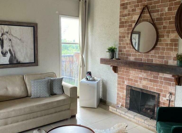 בקתת חדר, Pousada Shangri La