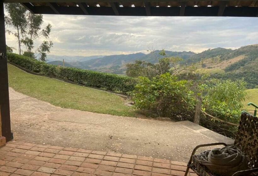 בקתת חדר, Pousada Shangri La