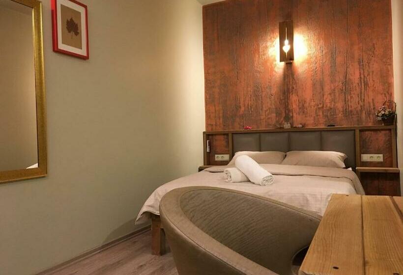 Standart Oda, Second Home Hostel