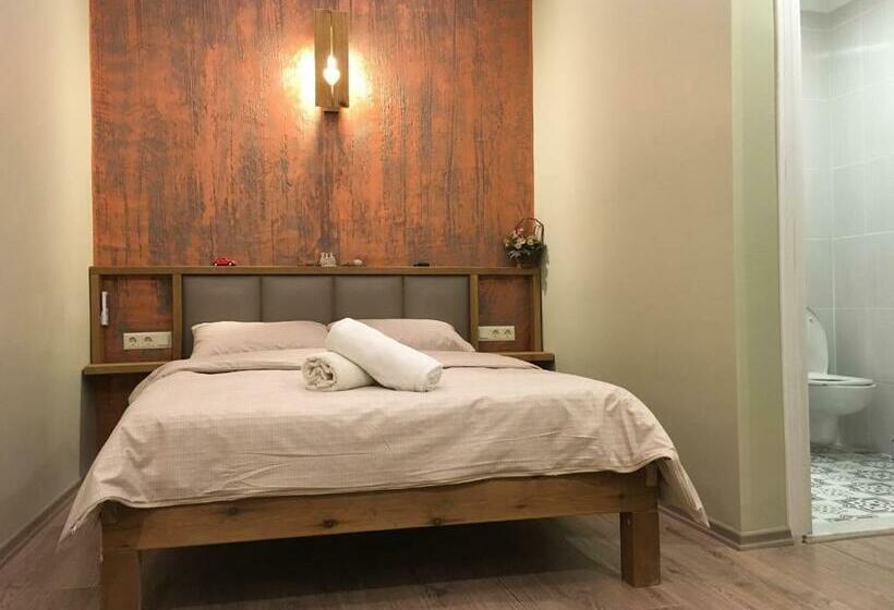 Standart Oda, Second Home Hostel