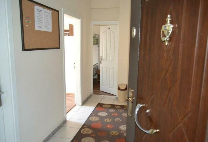 Üç Kişilik Standart Oda, Second Home Hostel