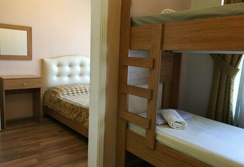 Üç Kişilik Standart Oda, Second Home Hostel
