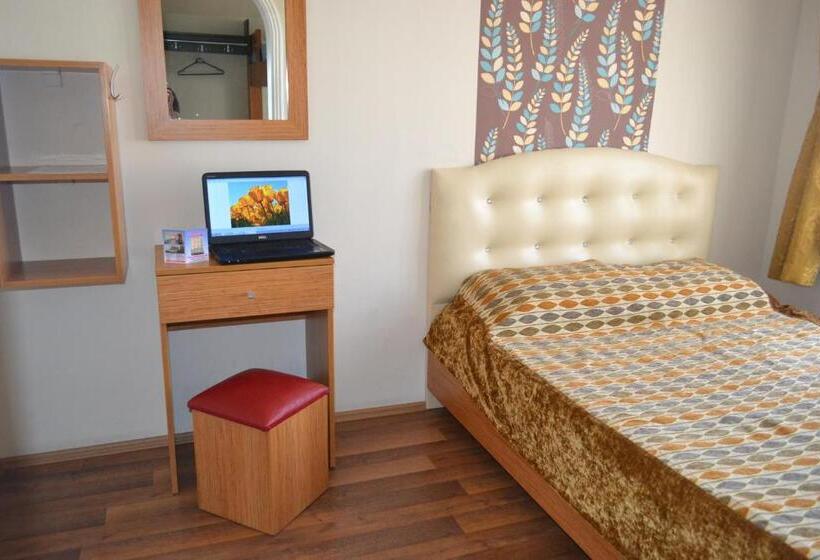 Standart Oda, Second Home Hostel