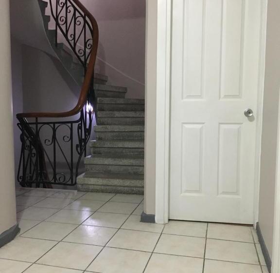 Ortak Banyolu Standart Oda, Second Home Hostel