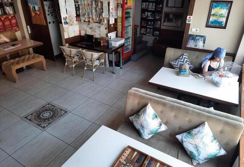 Standart Oda, Second Home Hostel