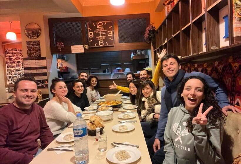 Standart Oda, Second Home Hostel