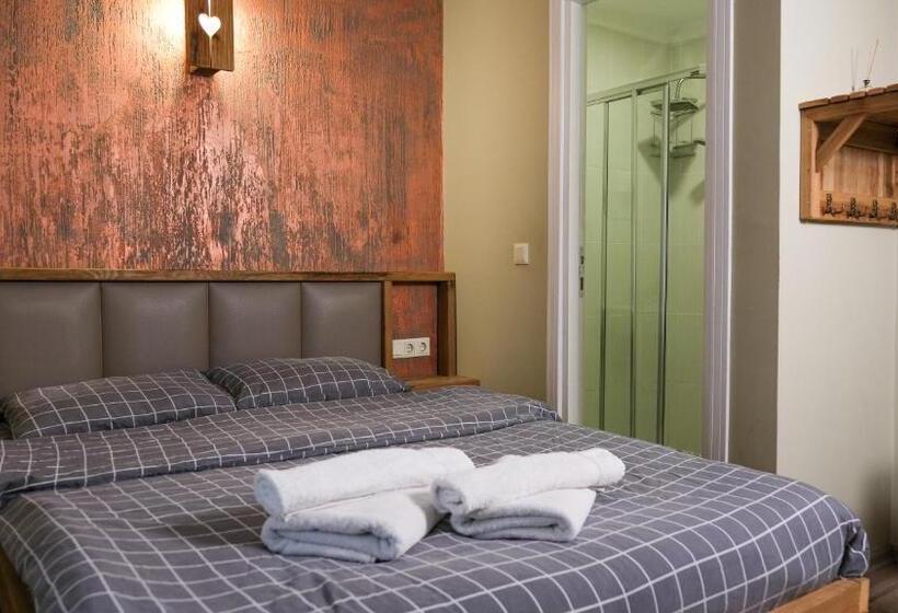 Standart Oda, Second Home Hostel