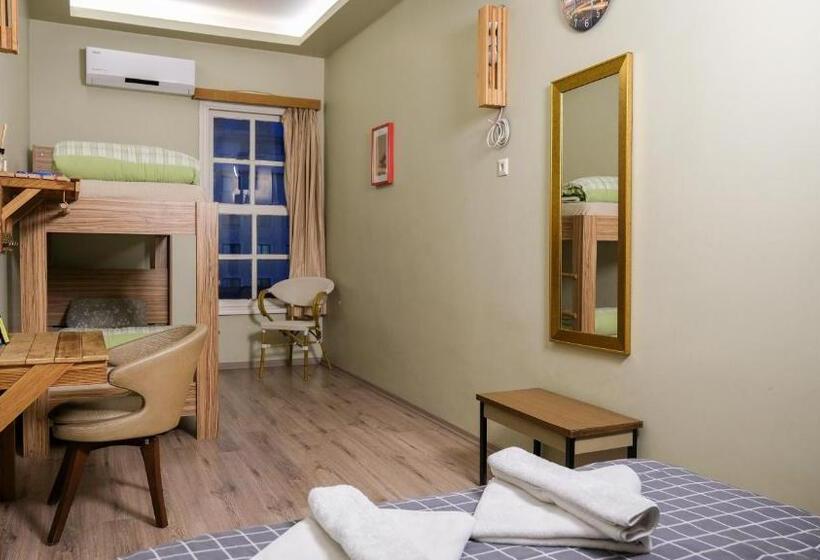 Standart Oda, Second Home Hostel