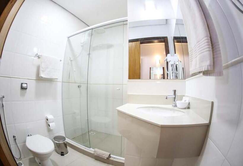 اتاق لوکس سه تخته, Tri Hotel Smart Criciuma
