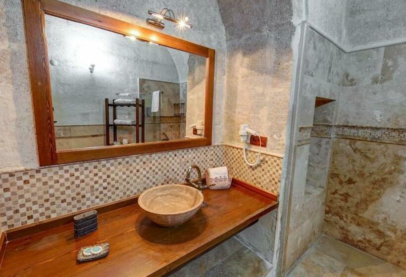 Superior Suite, Hikmet's House